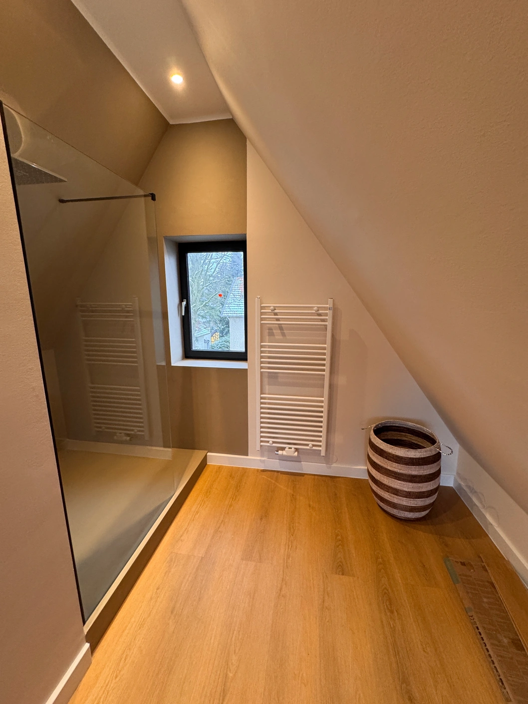 Maler Buxtehude (2) 4 Malerarbeiten Buxtehude Badezimmer gestrichen