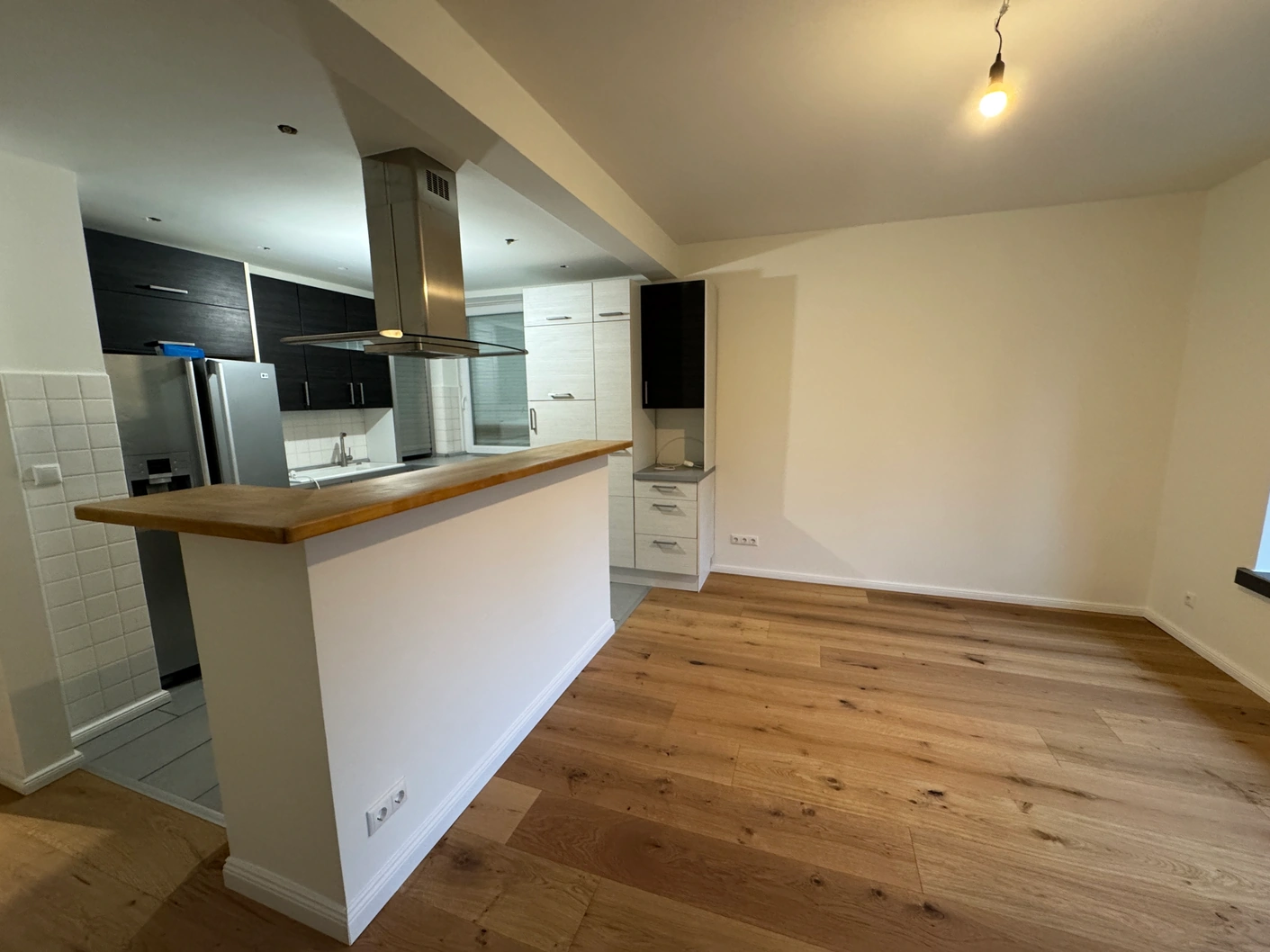 Maler Blankenese 6 Malerarbeiten Blankenese Küche gestrichen und Fugenloser Boden