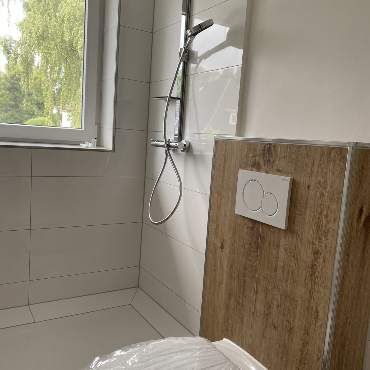 Badezimmer Komplettsanierung günstig 2 IMG_9892-scaled.jpg