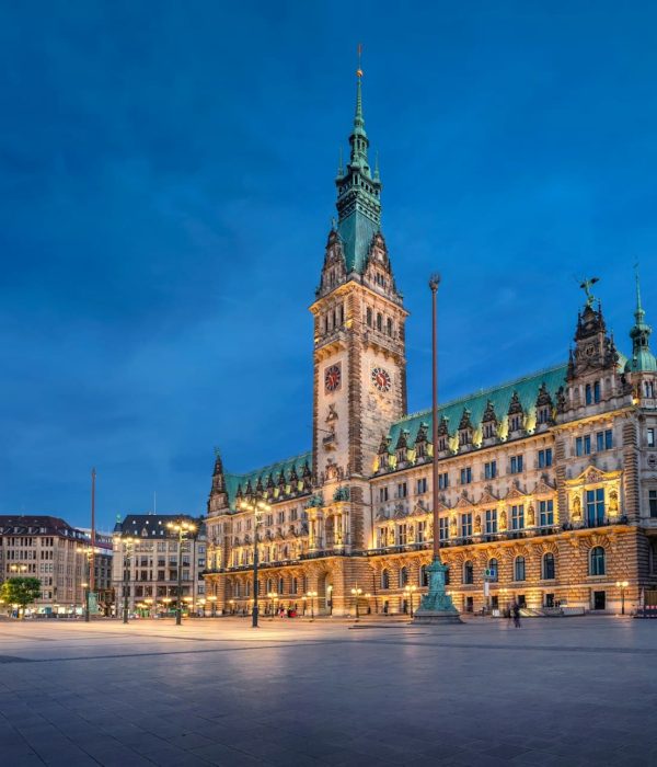 illuminated-town-hall-at-dusk-in-hamburg-germany.jpg